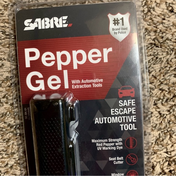 💜 Sabre Safe Escape 3-IN-1 Pepper Gel w/ Seat Belt Cutter & Window Breaker NWT - Picture 10 of 10